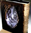 Горы из книг - арт-проект Гая Ларами () Горы из книг - арт-проект Гая Ларами